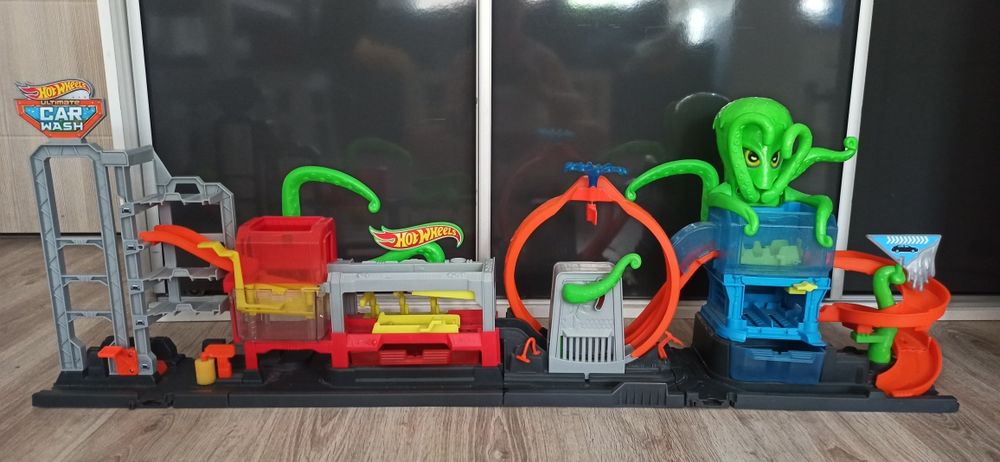 Hot wheels megamyjnia atak ośmiornicy