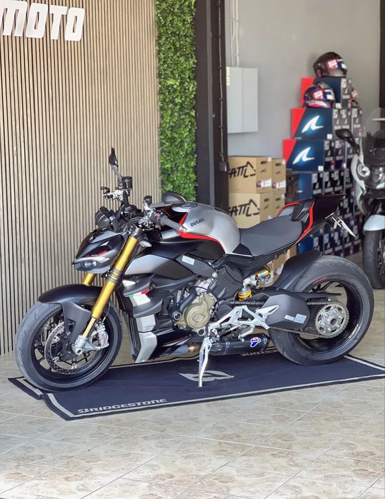 Ducati Streetfighter V4S