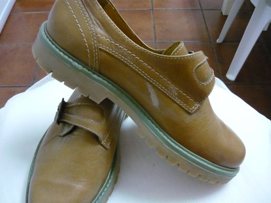 Sapatos casual de Senhora -39- em pele - novos!
