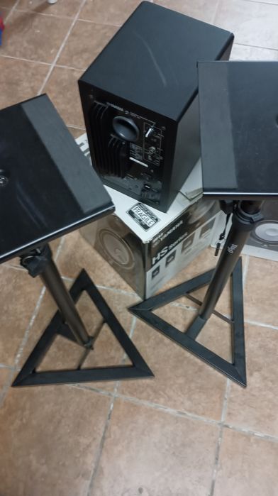Colunas Yamaha HS 7 com suportes