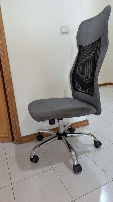 2 cadeiras (escritório + gamer)