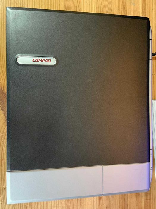 Portátil Compaq antigo
