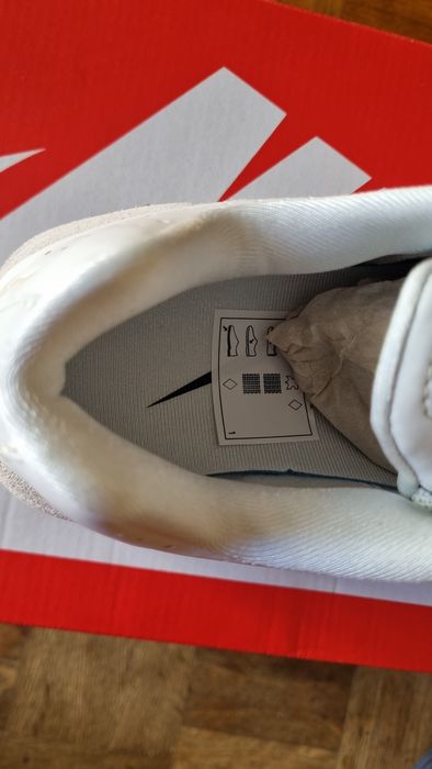 Ténis Nike Shox R4 Branco/Preto - Novos na Caixa (Tam 42)