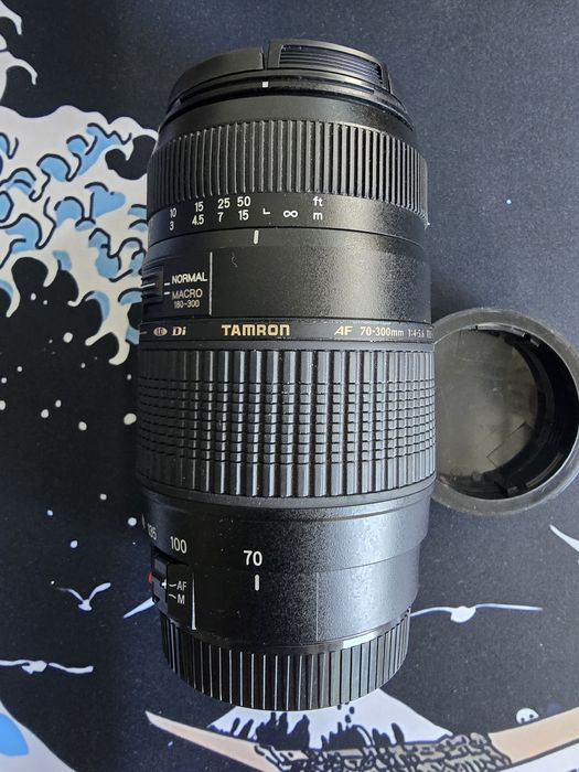 Objetiva Tamron AF 70-300mm f/4-5.6 Tele-Macro 1:2