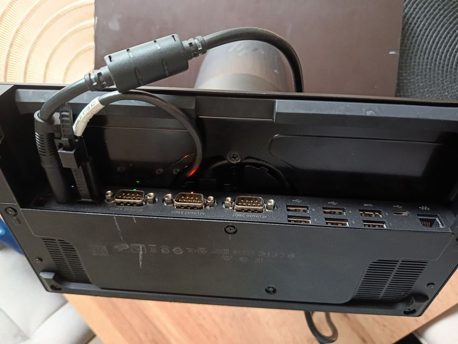 HP Engage one basic i3-7100U ,8GB