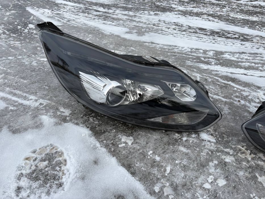 Lampy przednie Ford Focus mk3  RS bi xenon led EU czarne cale KOMPLET