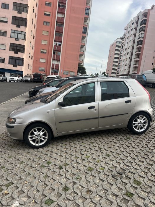 Fiat punto ano 2000