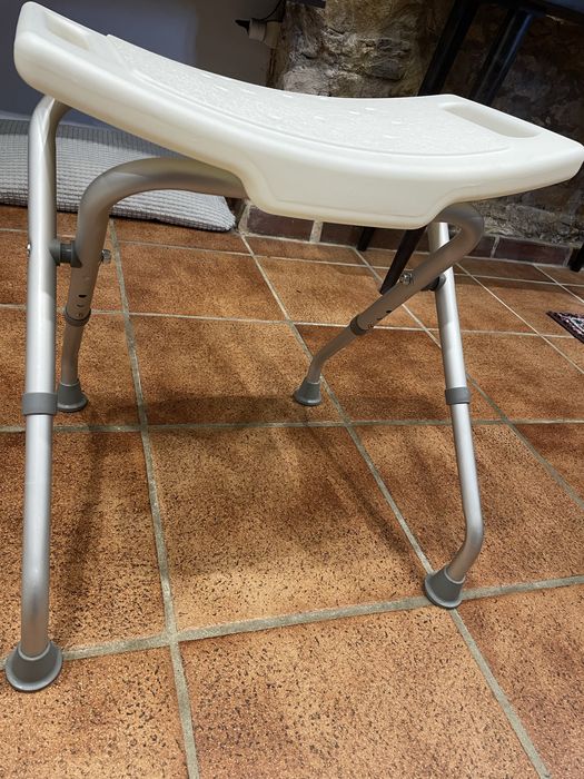 Banco em pvc/alumínio para duche
