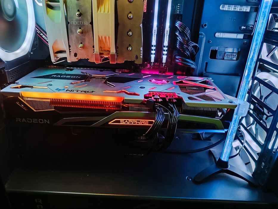 Radeon Sapphire nitro + RX 6700 XT 12GB