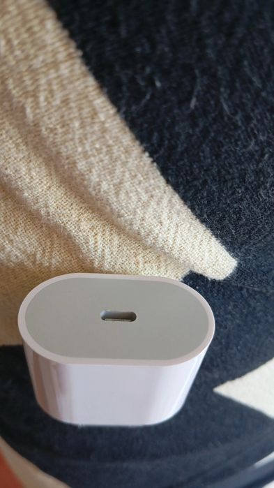 carregador usb c em bom estado
