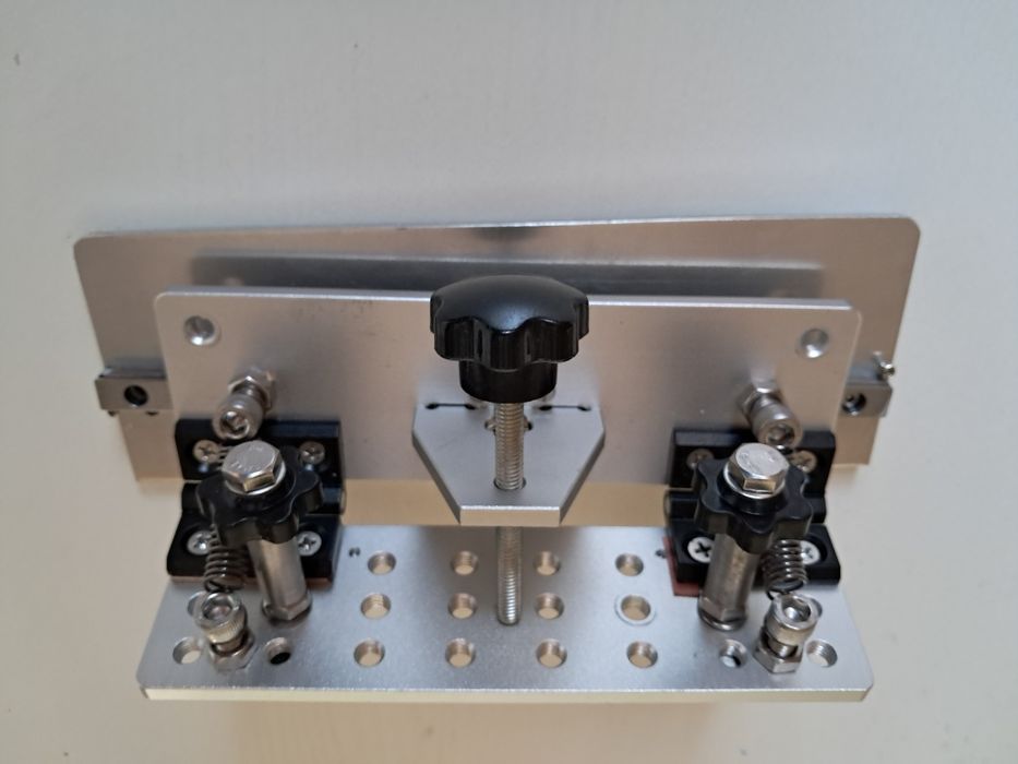 Posuw z nirdzewki do ostrzenia noży.