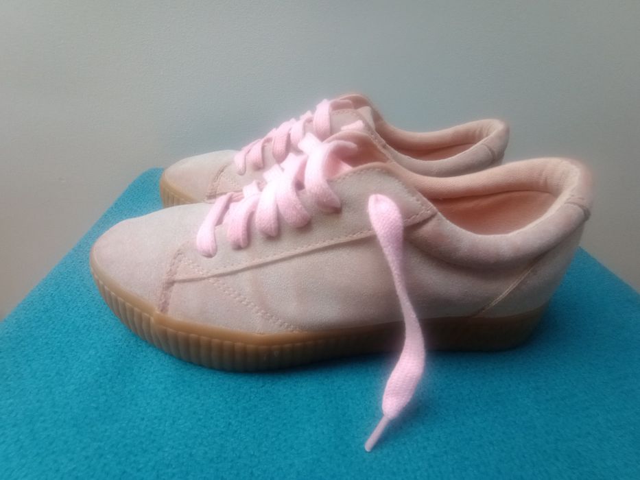 Creepers trampki na kauczuku różowy zamsz 38 House