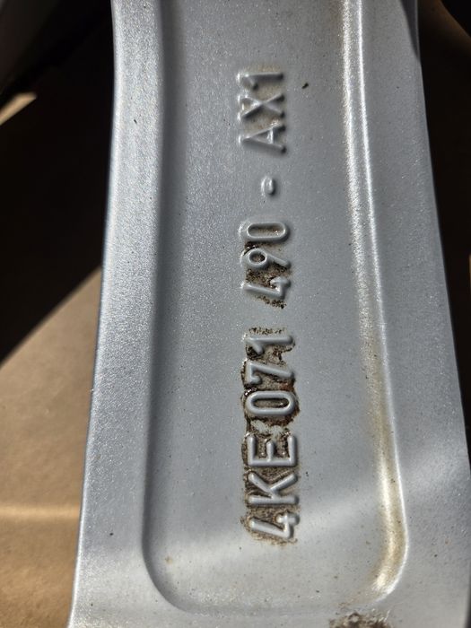 Oryginalne felgi aluminiowe AUDI 20" Lamina OE