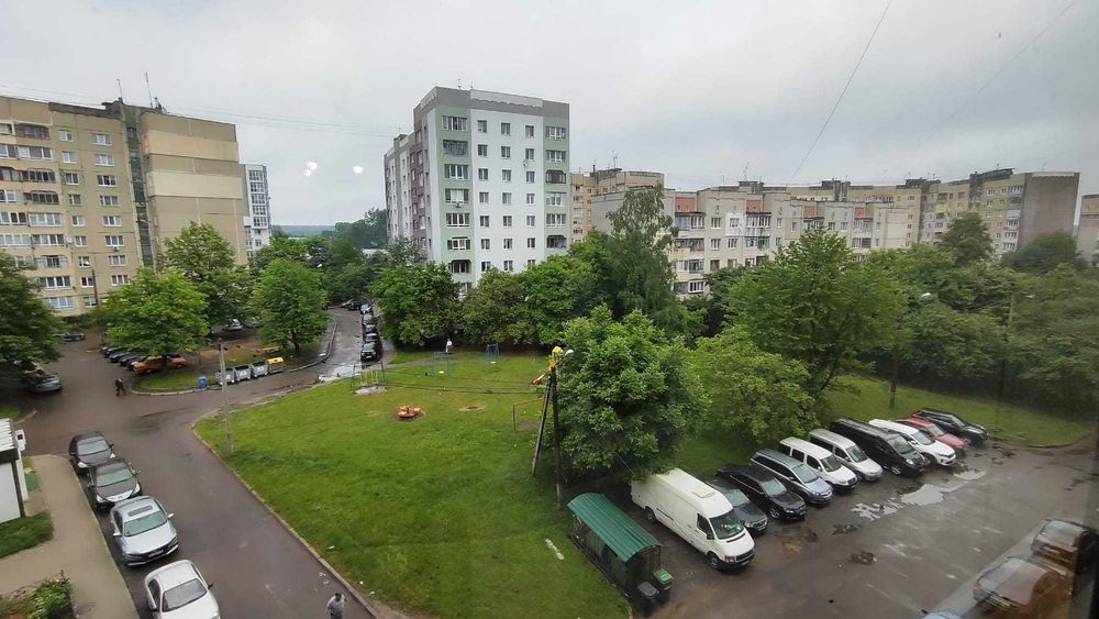 Пропоную оренду 4-ри кімнатної квартири по вул. Антонича. ( Сихів)