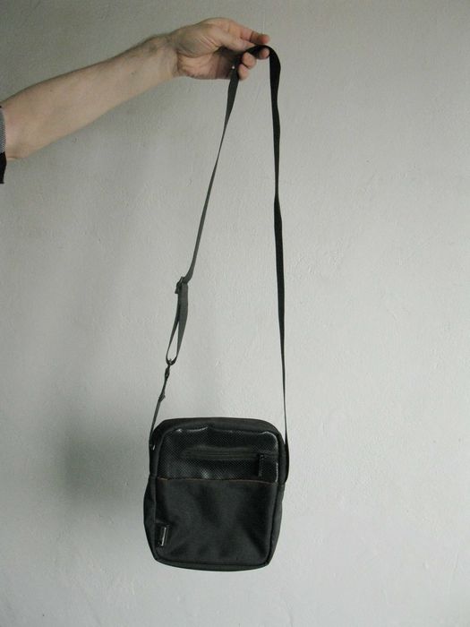 Delsey сумка через плечо с длинным регулируемым ремнём.