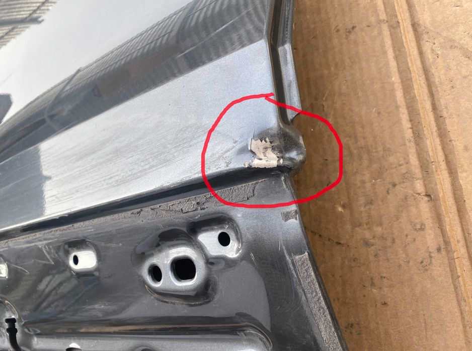 Двері задні праві Audi Q8 дверь дверка має пошкодження видно на фото