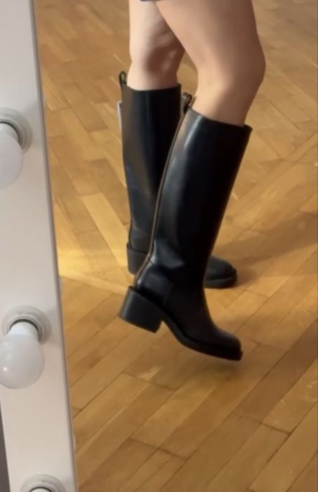 Чоботи Zara.