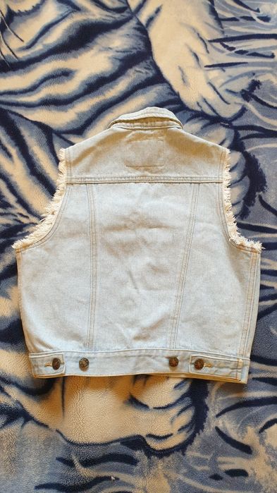 Жилетка джинсовая