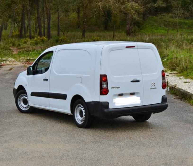 Alugar carrinha mudanças pequenas