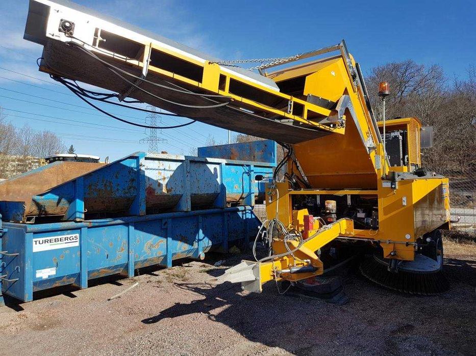 Zamiatarka elewatorowa Schmidt Senior 2000 Broddway Broddson ciągniona