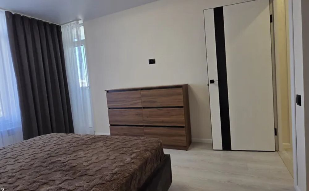 Продаж 3к квартири 75 кв. м на вул. Тролейбусна