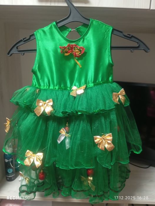 Костюм ялинки. Сукня ялинки. Довжина від плеча 60 см.