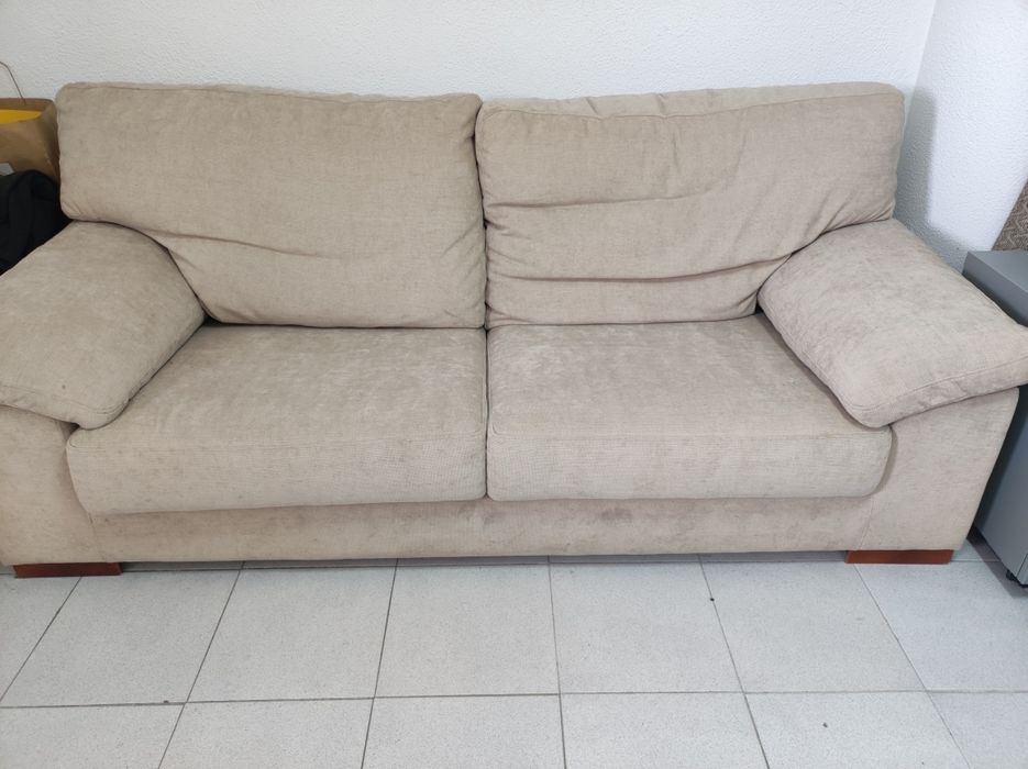 Sofá Bege 3 lugares
