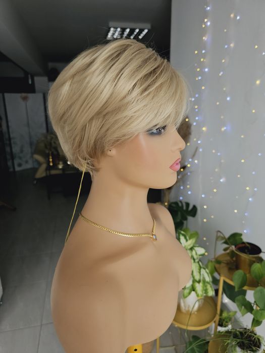 Krótka peruka naturalny blond KBS-14