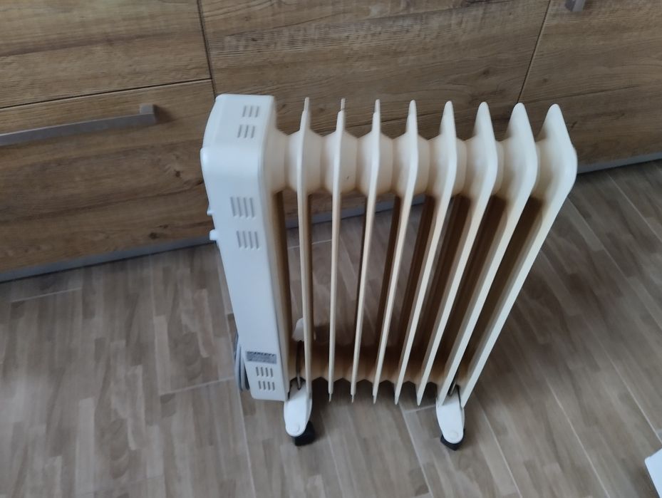 Продам неробочий масляний радіатор scarlett sc 1167