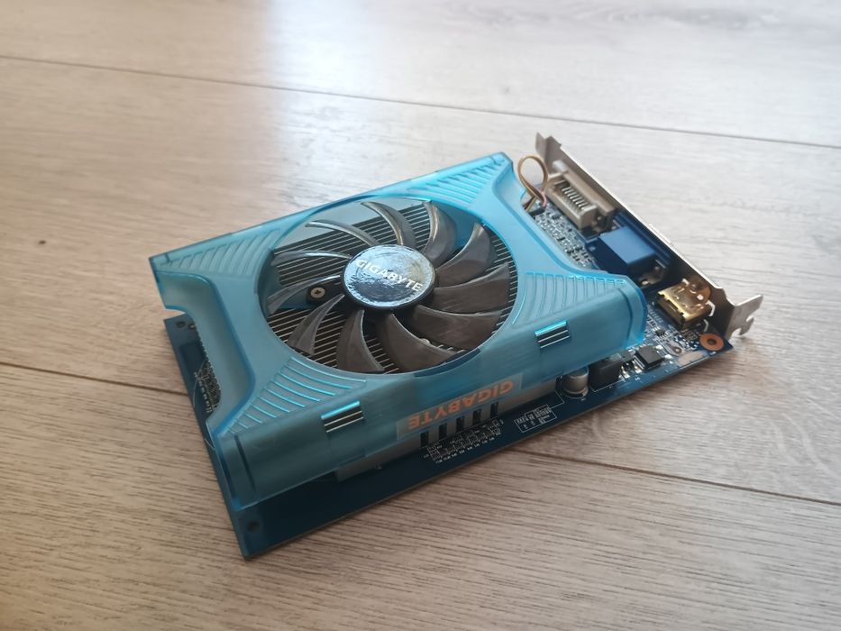 Grafika Gigabyte GT-220