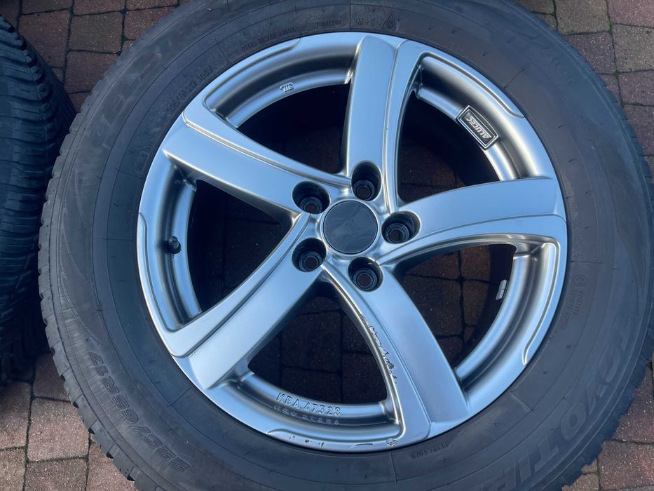 3944. Koła zimowe Honda CR-V 5x114.3 225/65/17 Toyo 8mm 2023r
