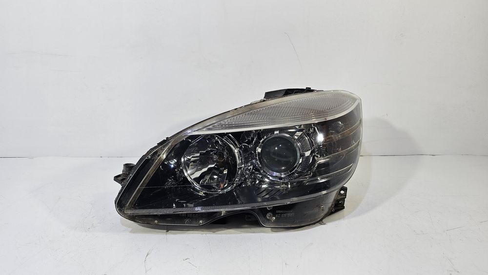 Mercedes c w204 lampa przód przednia ciemna lewa h7 eu