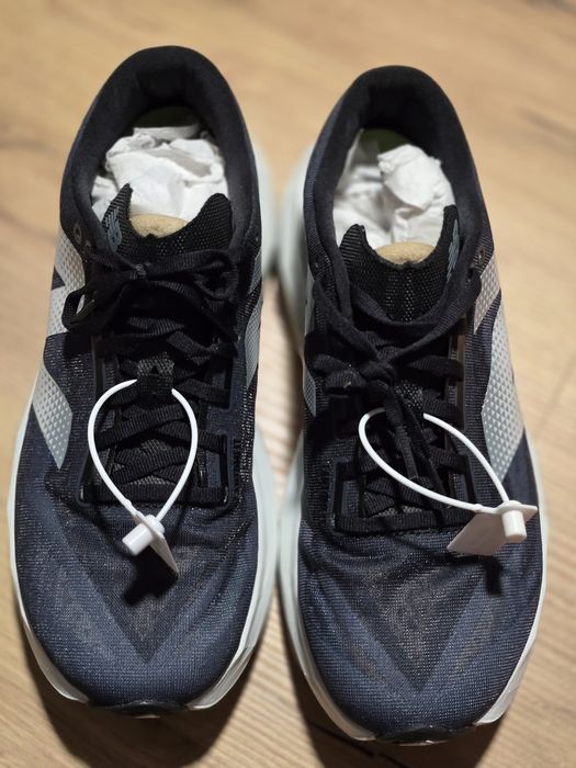 New Balance Rebel v4