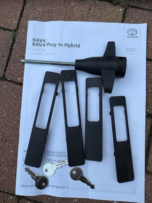 Bagażnik Toyota RAV4 (oryginał PW301-42000), belki dachowe, stan idealny. Kompletne.