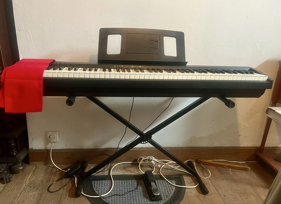 Teclado/Piano - Roland FP10
