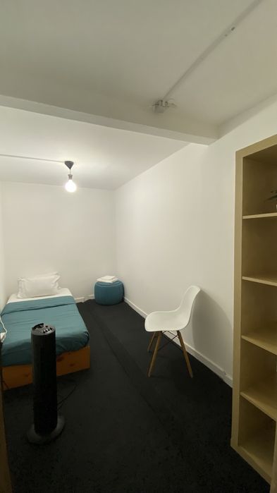 Quarto com casa de banho partilhada  (sem calção )