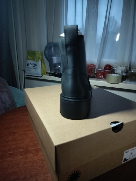 UGG Everdeen  skóra