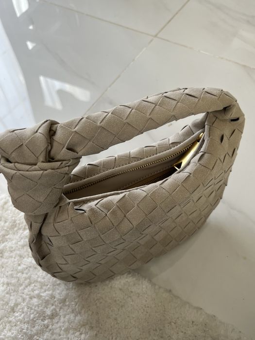 Молочна замшева сумочка