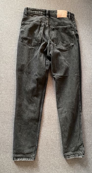 Mom jeansy czarne bershka