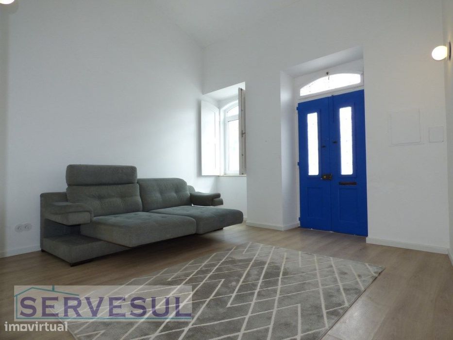 Excelente Oportunidade! Casa térrea totalmente renovada com 1 quart...