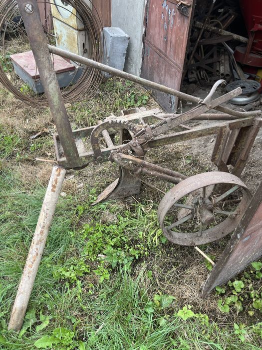 Pług zabytkowy do ciągnika