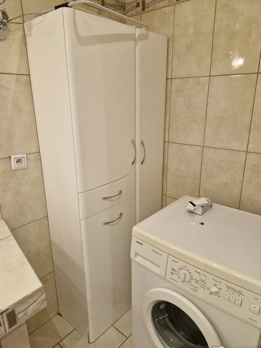 Szafa łazienkowa biała