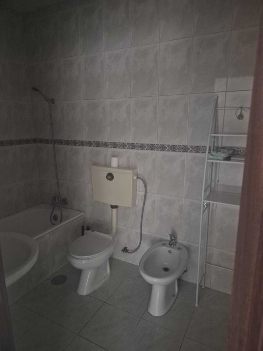 Apartamento T1 para arrendamento Rua Egas Moniz nº125