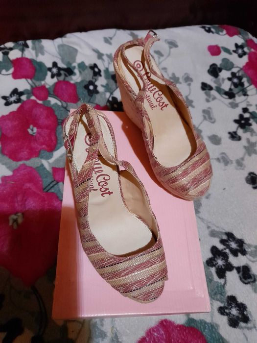 Alpercatas, Sandals, and Shoes Size 36 and 37 – (Lisbon) – €4 to €1064575277821571123