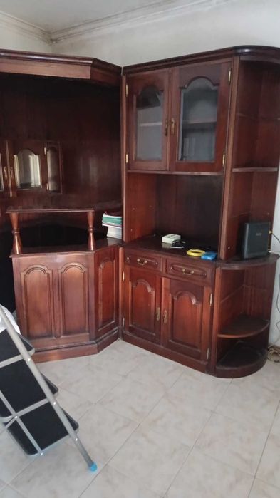 Móveis de sala  e uma cama solteiro