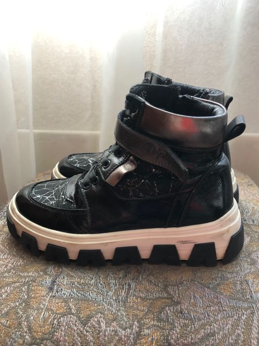 Взуття шкіряне, зручне для ніжки, без запаху! Виробник Турція-Alplion