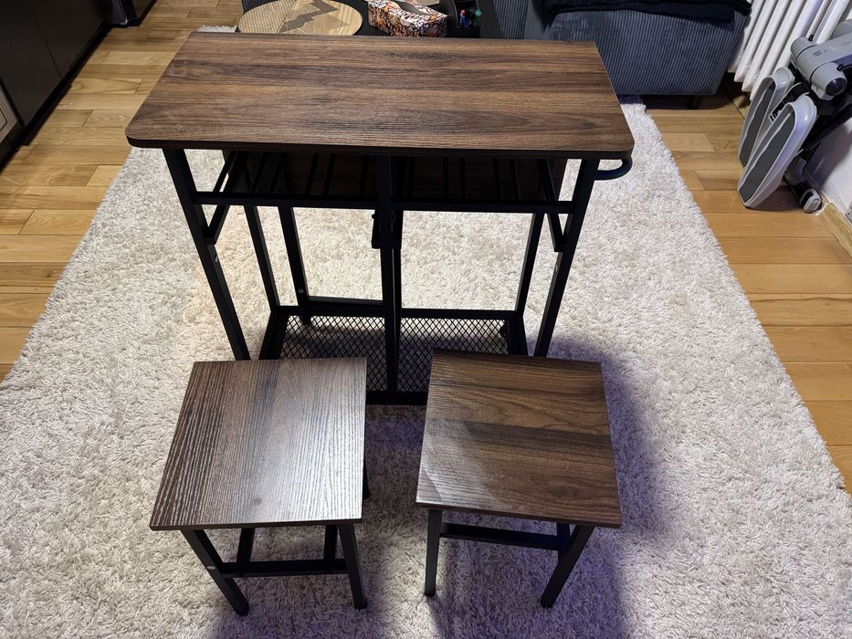 Stolik barowy rozkladany z taboretami chowane w stole na kolkach