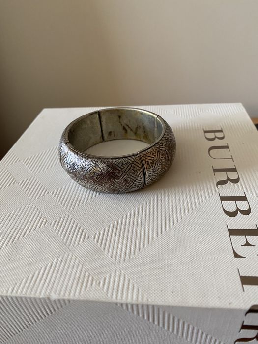 Pulseira em latão