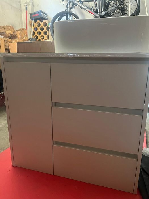 Móvel de casa de banho com pés e tampo