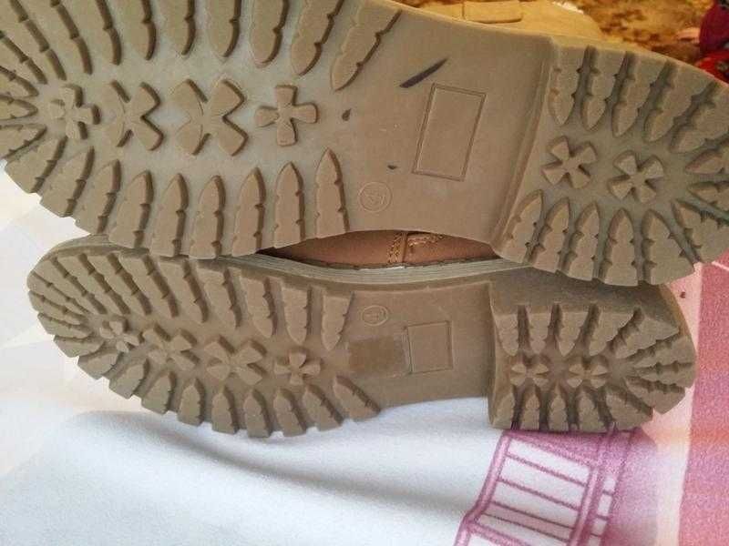 Чоботи нові  демі стильні та комфортні avenue.